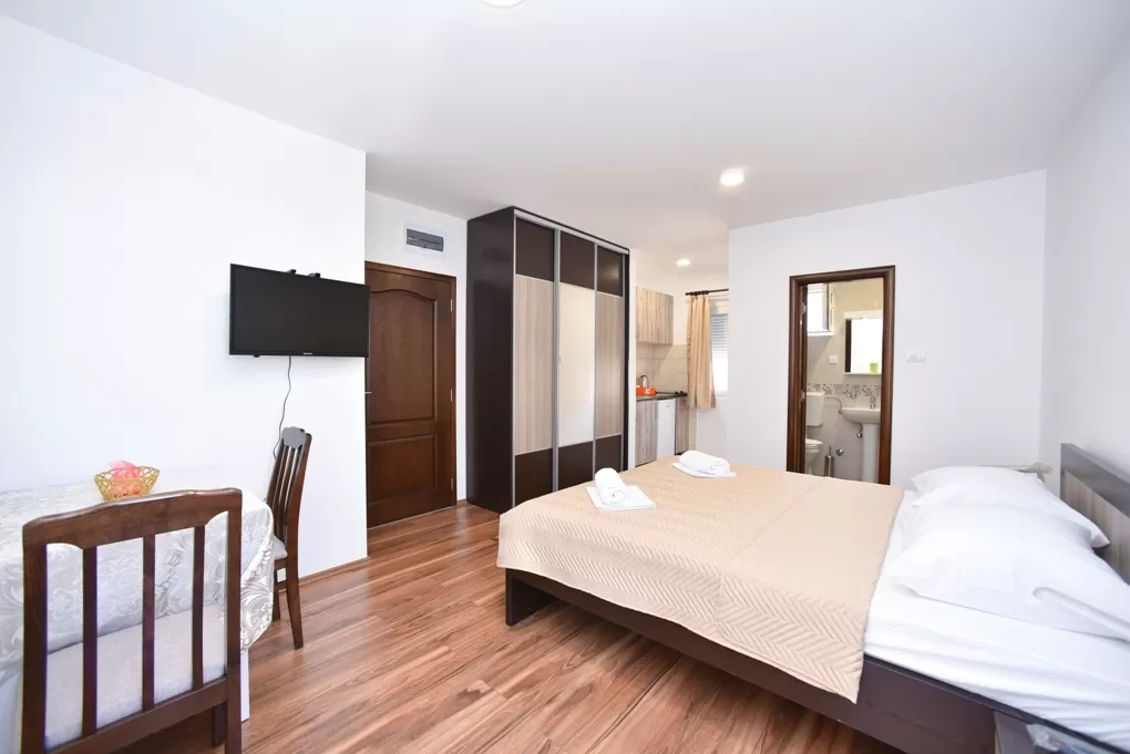 Teodora Studio 02_03.jpg